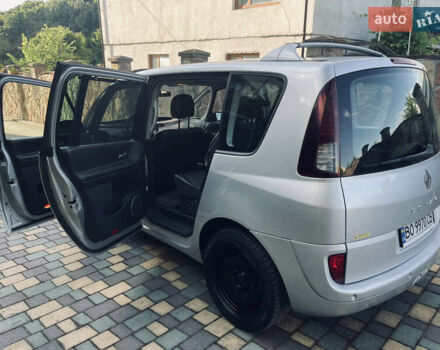 Серый Рено Эспейс, объемом двигателя 2 л и пробегом 355 тыс. км за 6350 $, фото 4 на Automoto.ua