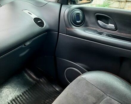 Серый Рено Эспейс, объемом двигателя 2 л и пробегом 265 тыс. км за 7700 $, фото 6 на Automoto.ua