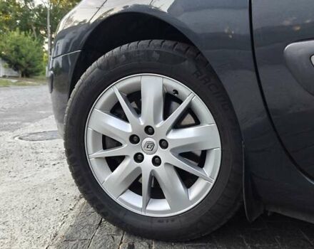 Рено Еспейс 2010 у Гадяче на Automoto.ua Сірий Рено Еспейс, об'ємом двигуна 2 л та пробігом 238 тис. км за 7999 $, фото 34 на Automoto.ua