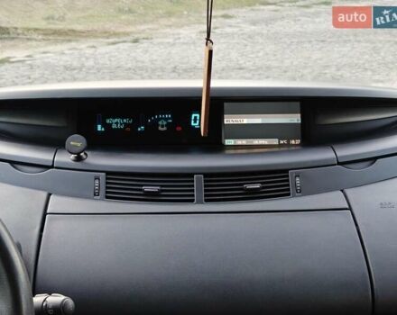 Рено Еспейс 2010 у Гадяче на Automoto.ua Сірий Рено Еспейс, об'ємом двигуна 2 л та пробігом 238 тис. км за 7999 $, фото 22 на Automoto.ua