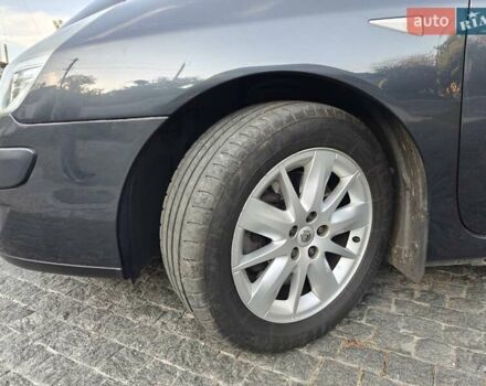 Рено Еспейс 2010 у Гадяче на Automoto.ua Сірий Рено Еспейс, об'ємом двигуна 2 л та пробігом 238 тис. км за 7999 $, фото 3 на Automoto.ua