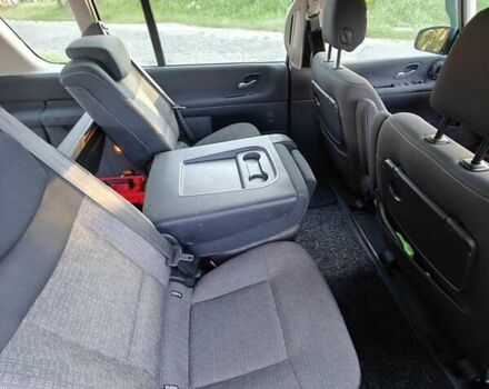 Рено Еспейс 2010 у Гадяче на Automoto.ua Сірий Рено Еспейс, об'ємом двигуна 2 л та пробігом 238 тис. км за 7999 $, фото 12 на Automoto.ua