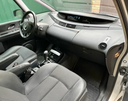 Серый Рено Эспейс, объемом двигателя 0 л и пробегом 233 тыс. км за 7600 $, фото 2 на Automoto.ua