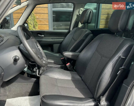 Сірий Рено Еспейс, об'ємом двигуна 2 л та пробігом 268 тис. км за 8500 $, фото 20 на Automoto.ua