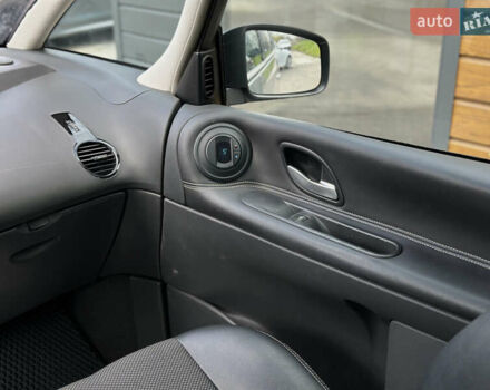 Сірий Рено Еспейс, об'ємом двигуна 2 л та пробігом 268 тис. км за 8500 $, фото 37 на Automoto.ua