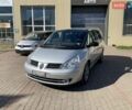 Серый Рено Эспейс, объемом двигателя 2 л и пробегом 233 тыс. км за 8999 $, фото 16 на Automoto.ua