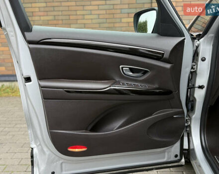 Сірий Рено Еспейс, об'ємом двигуна 1.6 л та пробігом 174 тис. км за 17800 $, фото 32 на Automoto.ua