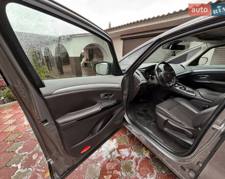 Рено Эспейс 2015 в Красноград на Automoto.ua Серый Рено Эспейс, объемом двигателя 1.6 л и пробегом 270 тыс. км за 14200 $, фото 8 на Automoto.ua