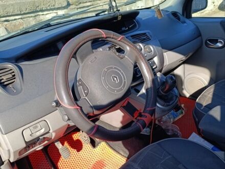 Рено Эспейс 2004 в Апостолове на Automoto.ua Серый Рено Эспейс, объемом двигателя 1.6 л и пробегом 350 тыс. км за 4500 $, фото 1 на Automoto.ua
