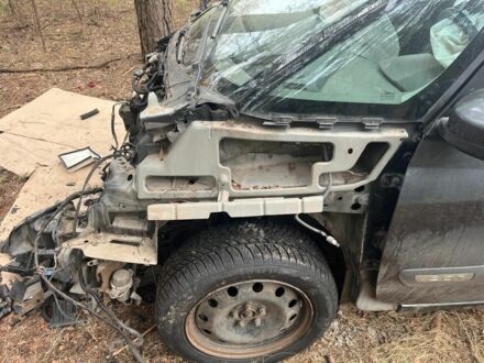 Рено Эспейс 2004 в Новгород-Северском на Automoto.ua Серый Рено Эспейс, объемом двигателя 2 л и пробегом 300 тыс. км за 2500 $, фото 1 на Automoto.ua