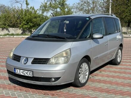 Рено Эспейс 2005 в Белой Церкве на Automoto.ua Серый Рено Эспейс, объемом двигателя 2 л и пробегом 220 тыс. км за 2250 $, фото 1 на Automoto.ua