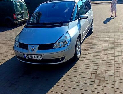 Рено Эспейс 2009 в Славянске на Automoto.ua Серый Рено Эспейс, объемом двигателя 2 л и пробегом 272 тыс. км за 5500 $, фото 1 на Automoto.ua