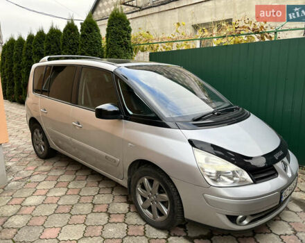 Серый Рено Эспейс, объемом двигателя 2 л и пробегом 233 тыс. км за 7900 $, фото 1 на Automoto.ua