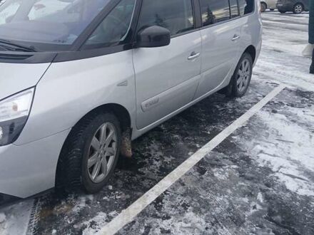 Серый Рено Эспейс, объемом двигателя 2 л и пробегом 194 тыс. км за 9800 $, фото 1 на Automoto.ua