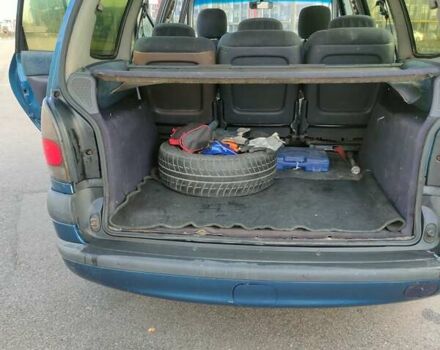 Синий Рено Эспейс, объемом двигателя 2 л и пробегом 305 тыс. км за 3700 $, фото 14 на Automoto.ua