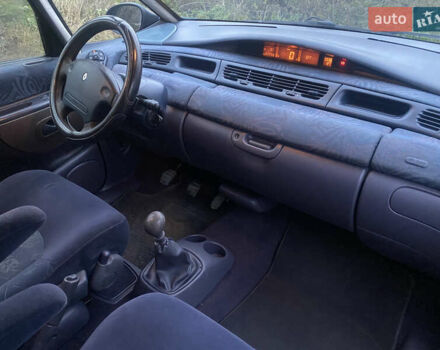 Синий Рено Эспейс, объемом двигателя 2 л и пробегом 318 тыс. км за 3750 $, фото 9 на Automoto.ua