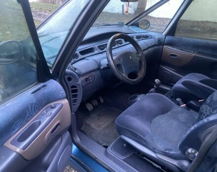 Синий Рено Эспейс, объемом двигателя 2 л и пробегом 318 тыс. км за 3750 $, фото 7 на Automoto.ua