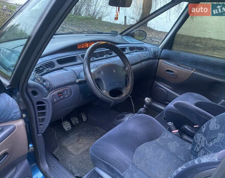Синий Рено Эспейс, объемом двигателя 2 л и пробегом 318 тыс. км за 3750 $, фото 15 на Automoto.ua