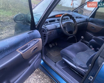 Синий Рено Эспейс, объемом двигателя 2 л и пробегом 318 тыс. км за 3750 $, фото 11 на Automoto.ua