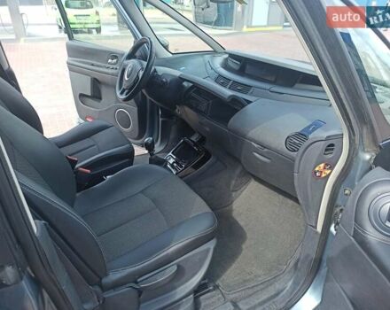 Рено Эспейс 2013 в Ровно на Automoto.ua Синий Рено Эспейс, объемом двигателя 2 л и пробегом 287 тыс. км за 9300 $, фото 20 на Automoto.ua