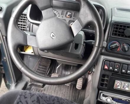 Зеленый Рено Эспейс, объемом двигателя 2.2 л и пробегом 220 тыс. км за 2750 $, фото 4 на Automoto.ua