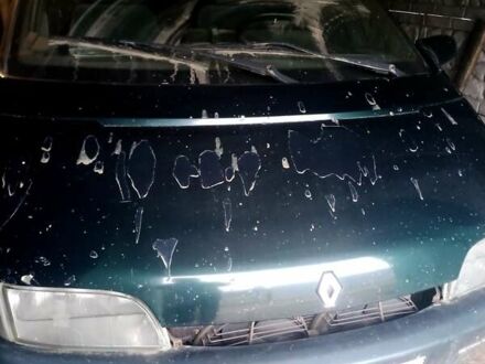 Зеленый Рено Эспейс, объемом двигателя 2.2 л и пробегом 329 тыс. км за 1800 $, фото 1 на Automoto.ua