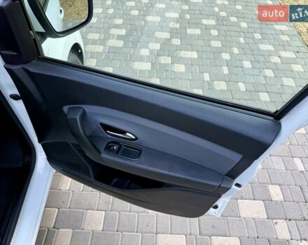 Рено Экспресс 2023 в Одессе на Automoto.ua Белый Рено Экспресс, объемом двигателя 1.46 л и пробегом 57 тыс. км за 9999 $, фото 41 на Automoto.ua