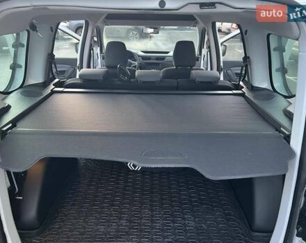 Білий Рено Експрес, об'ємом двигуна 1.46 л та пробігом 5 тис. км за 18499 $, фото 34 на Automoto.ua