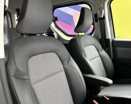 Серый Рено Экспресс, объемом двигателя 0 л и пробегом 0 тыс. км за 26162 $, фото 4 на Automoto.ua