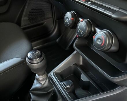 Серый Рено Экспресс, объемом двигателя 0 л и пробегом 0 тыс. км за 22204 $, фото 8 на Automoto.ua