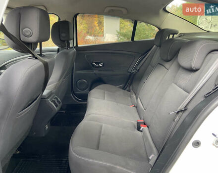 Белый Рено Флюенс, объемом двигателя 1.46 л и пробегом 292 тыс. км за 5350 $, фото 15 на Automoto.ua