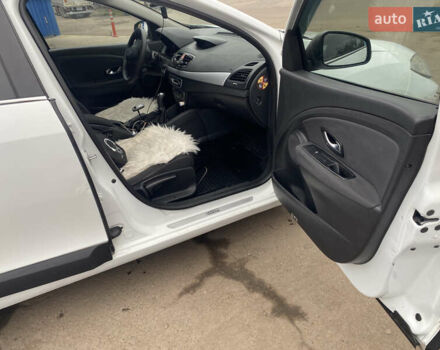 Белый Рено Флюенс, объемом двигателя 1.46 л и пробегом 295 тыс. км за 5600 $, фото 15 на Automoto.ua