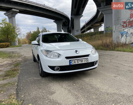 Рено Флюенс 2010 в Киеве на Automoto.ua Белый Рено Флюенс, объемом двигателя 1.5 л и пробегом 290 тыс. км за 5350 $, фото 6 на Automoto.ua