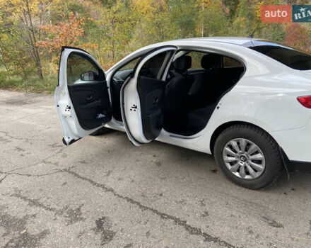 Белый Рено Флюенс, объемом двигателя 1.5 л и пробегом 290 тыс. км за 5400 $, фото 11 на Automoto.ua