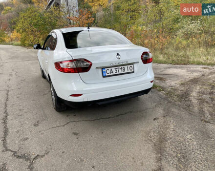 Белый Рено Флюенс, объемом двигателя 1.5 л и пробегом 290 тыс. км за 5400 $, фото 2 на Automoto.ua