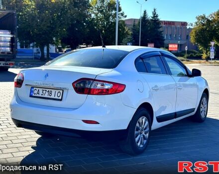 Белый Рено Флюенс, объемом двигателя 1.5 л и пробегом 220 тыс. км за 5400 $, фото 1 на Automoto.ua