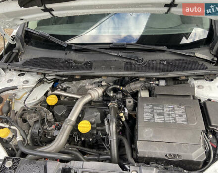 Белый Рено Флюенс, объемом двигателя 1.5 л и пробегом 290 тыс. км за 5400 $, фото 26 на Automoto.ua