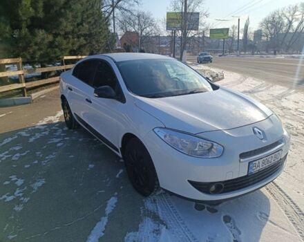 Белый Рено Флюенс, объемом двигателя 1.6 л и пробегом 154 тыс. км за 6500 $, фото 1 на Automoto.ua