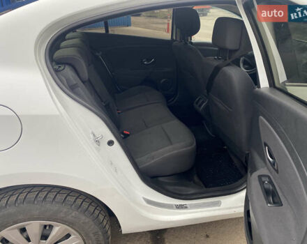 Белый Рено Флюенс, объемом двигателя 1.46 л и пробегом 295 тыс. км за 5600 $, фото 13 на Automoto.ua