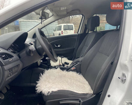 Белый Рено Флюенс, объемом двигателя 1.46 л и пробегом 295 тыс. км за 5600 $, фото 10 на Automoto.ua