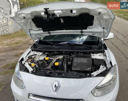 Рено Флюенс 2010 в Киеве на Automoto.ua Белый Рено Флюенс, объемом двигателя 1.5 л и пробегом 290 тыс. км за 5350 $, фото 25 на Automoto.ua
