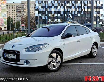 Рено Флюенс 2011 у Харкові на Automoto.ua Білий Рено Флюенс, об'ємом двигуна 0 л та пробігом 120 тис. км за 5500 $, фото 2 на Automoto.ua
