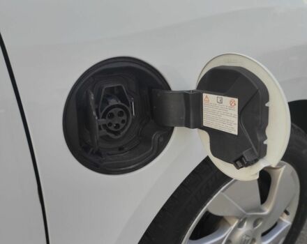 Белый Рено Флюенс, объемом двигателя 0 л и пробегом 110 тыс. км за 4300 $, фото 6 на Automoto.ua