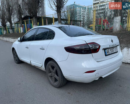 Белый Рено Флюенс, объемом двигателя 1.46 л и пробегом 300 тыс. км за 3800 $, фото 3 на Automoto.ua