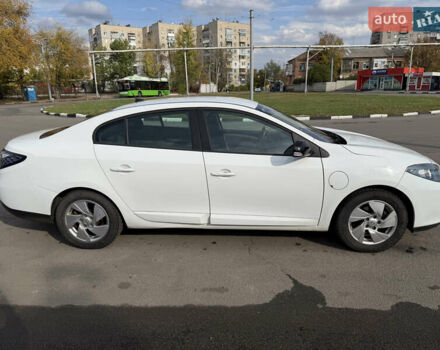Белый Рено Флюенс, объемом двигателя 0 л и пробегом 127 тыс. км за 4500 $, фото 3 на Automoto.ua