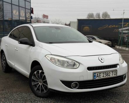 Белый Рено Флюенс, объемом двигателя 1.6 л и пробегом 220 тыс. км за 5100 $, фото 3 на Automoto.ua