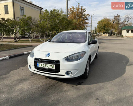 Белый Рено Флюенс, объемом двигателя 0 л и пробегом 127 тыс. км за 4500 $, фото 2 на Automoto.ua