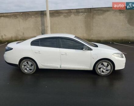 Белый Рено Флюенс, объемом двигателя 0 л и пробегом 80 тыс. км за 6800 $, фото 2 на Automoto.ua
