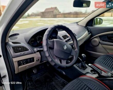 Білий Рено Флюенс, об'ємом двигуна 1.6 л та пробігом 273 тис. км за 5100 $, фото 13 на Automoto.ua