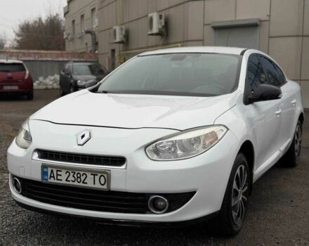 Белый Рено Флюенс, объемом двигателя 1.6 л и пробегом 220 тыс. км за 5100 $, фото 4 на Automoto.ua